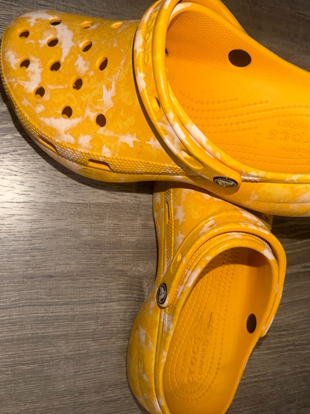 CROCS Kids' Classic Clog - Yellow with White Tie-Dye - Picture 3 of 3